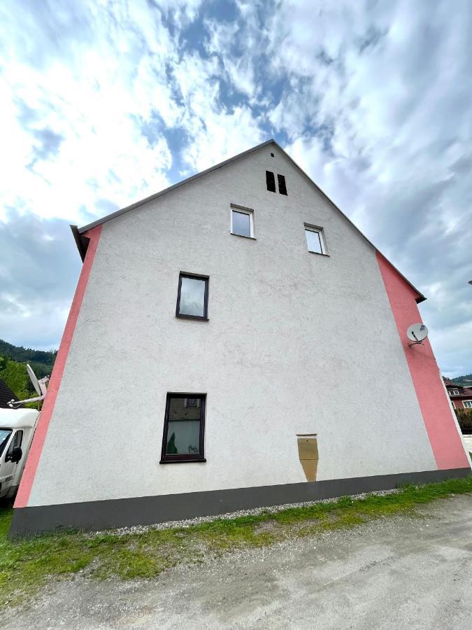 Zimmer Leoben Donawitz Naehe Voest Exterior foto